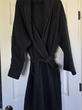 Men's Black Waffle Weave Bath Robe with Shawl Collar and Waist Tie
